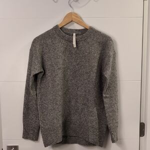 Aritzia Thurlow Sweater - XXS
